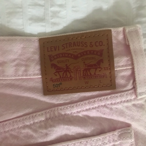 Pink Levi Shorts! New without tags! - Picture 3 of 6